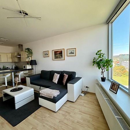 Three Towers With Beautiful View And Parking! Lejlighed Bratislava Eksteriør billede