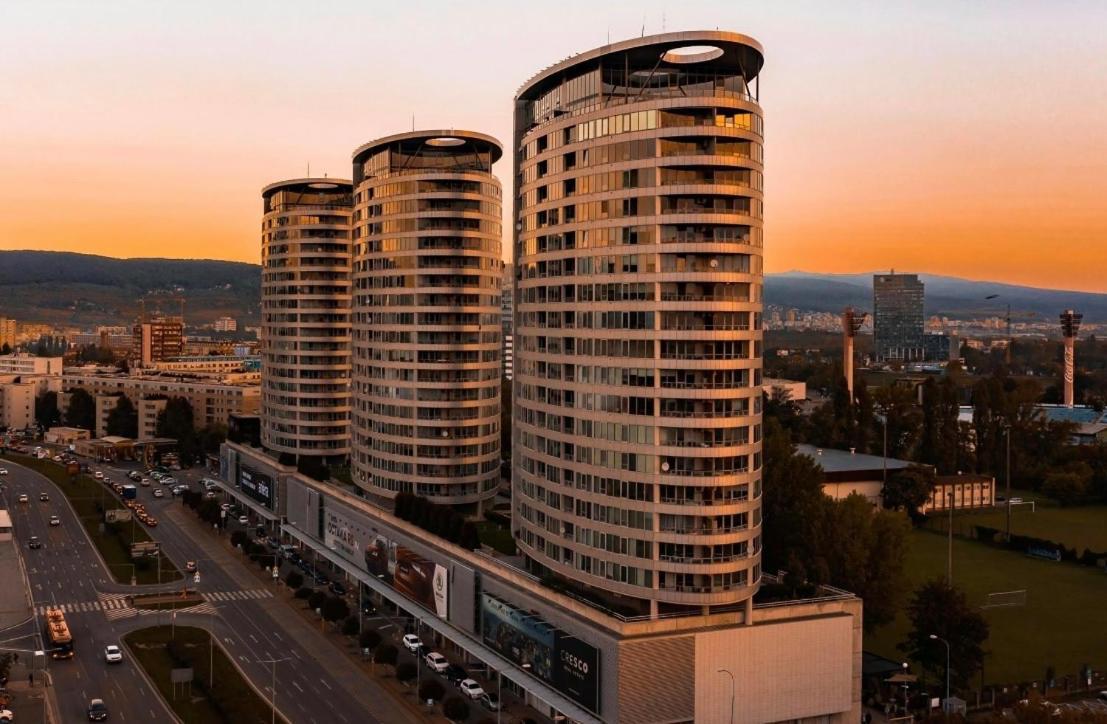Three Towers With Beautiful View And Parking! Lejlighed Bratislava Eksteriør billede