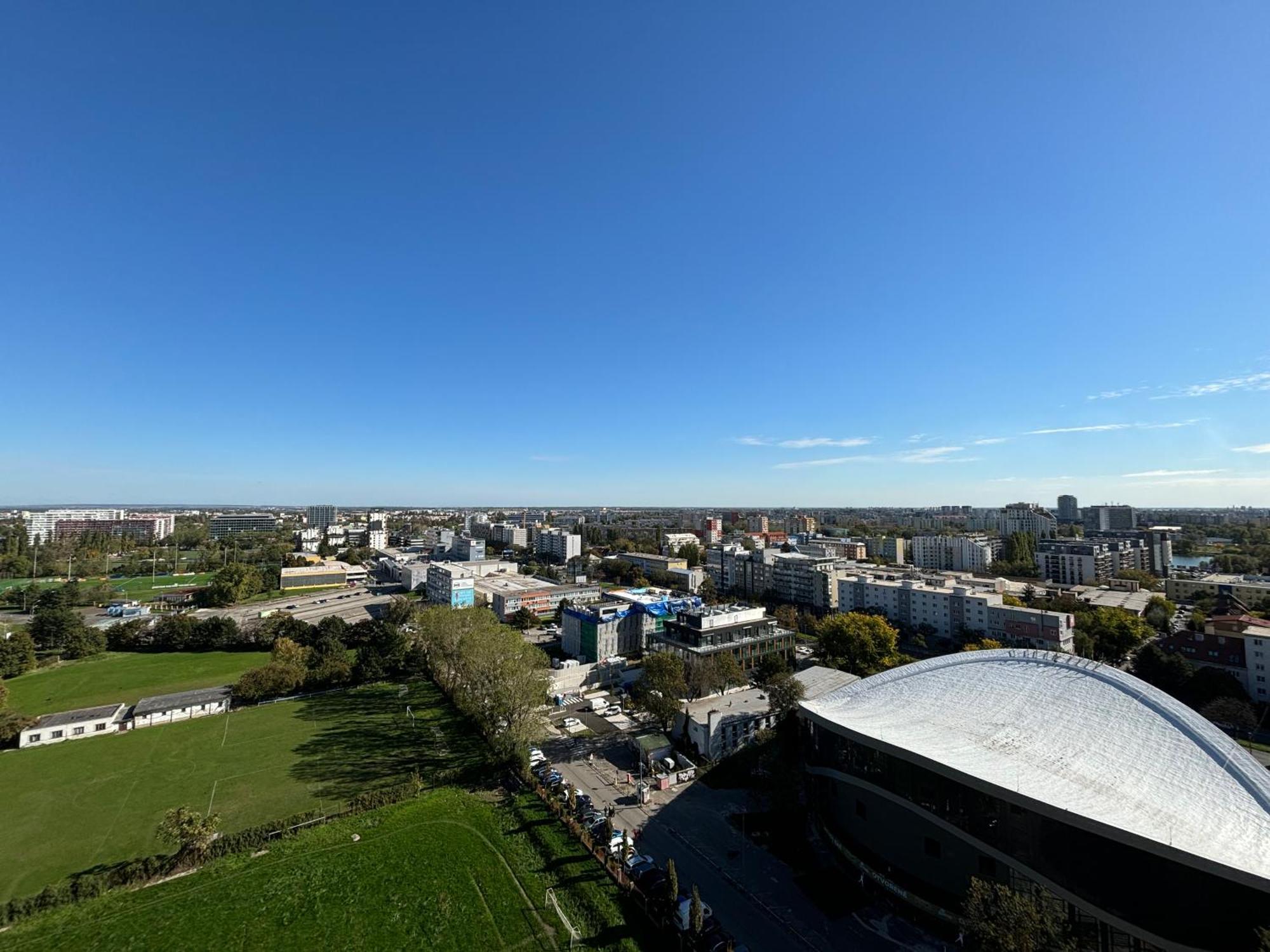 Three Towers With Beautiful View And Parking! Lejlighed Bratislava Eksteriør billede