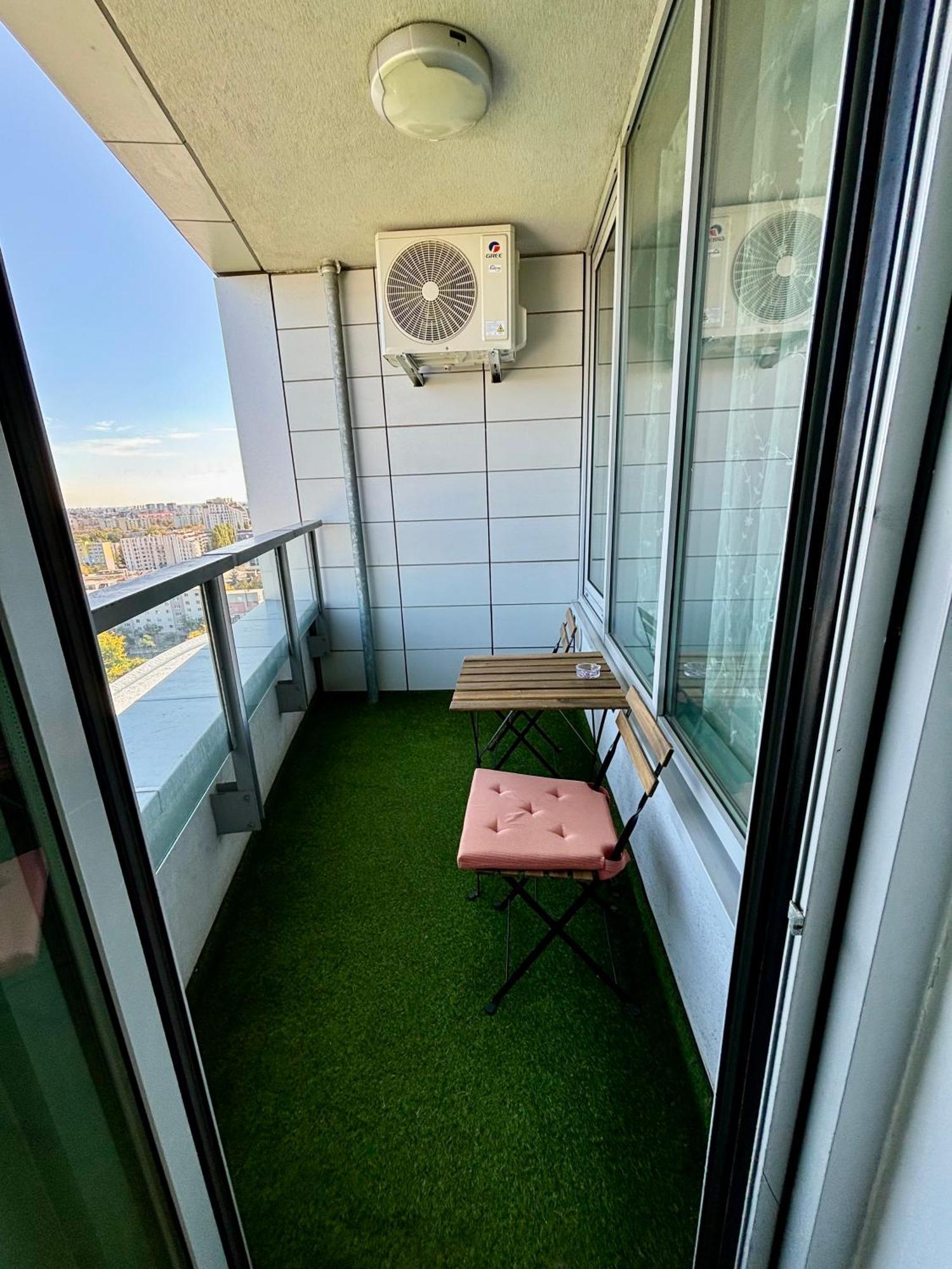 Three Towers With Beautiful View And Parking! Lejlighed Bratislava Eksteriør billede
